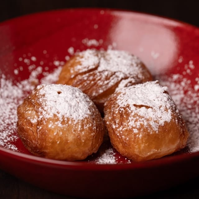Beignets.